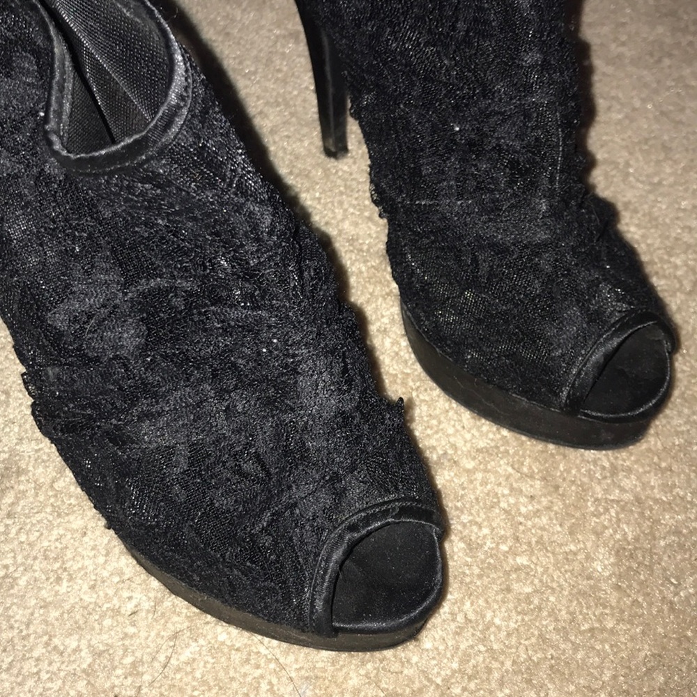 Black lacy heels